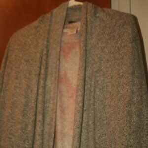 Light Gray Sweater (L) with light pink sweater (L) Set